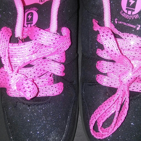 Light up sneakers - Picture 2 of 3